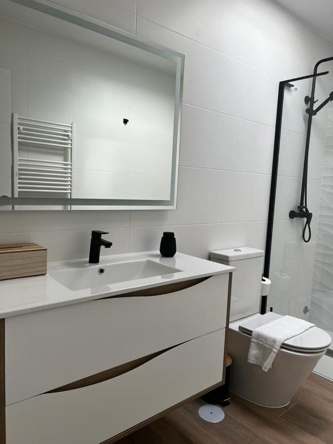 Black Parking A Menos De 1 Min A Pie Vigo Exterior foto